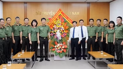 Lãnh đạo Bộ Công an chúc mừng Đài Truyền hình Việt Nam và Thông tấn xã Việt Nam 