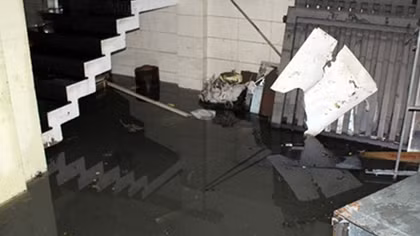 Nhiều ôtô, xe máy ngập gần 2 m trong hầm ở Sài Gòn