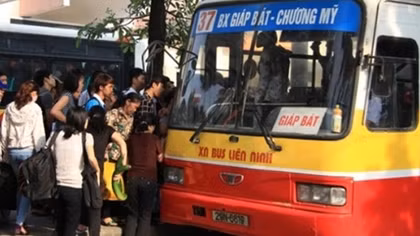 Gia hạn sử dụng thẻ CCCD đối với người hưởng chính sách đi xe buýt