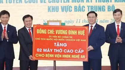 Chủ tịch Quốc hội Vương Đình Huệ thăm, làm việc tại tỉnh Nghệ An