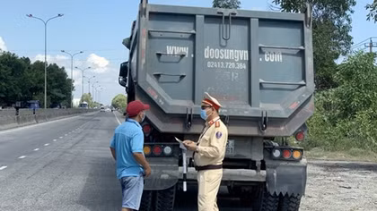 Bám đường tuần tra sau giãn cách xã hội
