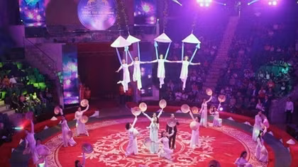 Xiếc Việt - Như đi trên dây