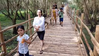 Dù bão giông - hoa hồng vẫn nở