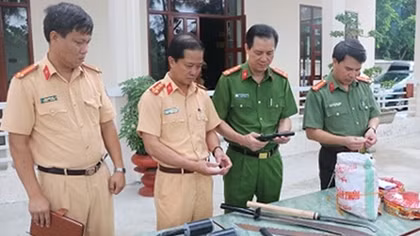 Kiểm tra ANTT trên sông, thu hồi nhiều vũ khí, vật liệu nổ