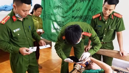 Ngày nghỉ cuối tuần làm nhiều việc tốt, phục vụ người dân