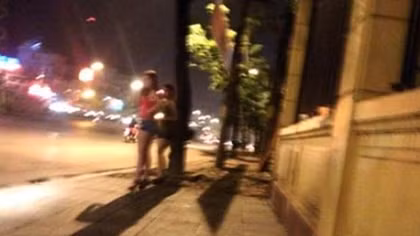 Sài Gòn, trăm kiểu bảo kê: Giang hồ “hút máu” gái làng chơi