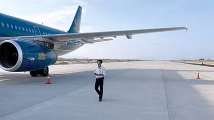 Cơ trưởng, cơ phó hạ cánh nhầm đường băng bị tạm thu bằng lái