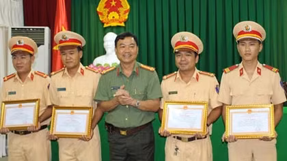 Thưởng “nóng” lực lượng Cảnh sát đường thủy Công an TP Cần Thơ