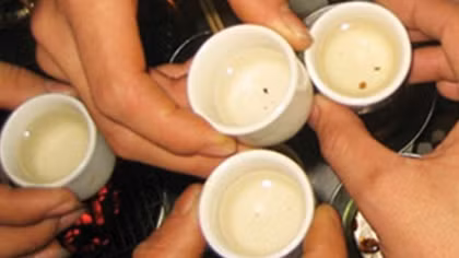 Mất mạng vì bị bạn nhậu đâm thủng gan