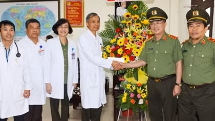 Lãnh đạo Bộ Công an biểu dương ê-kíp y, bác sĩ Bệnh viện 30-4 đã cứu bệnh nhân suy tim