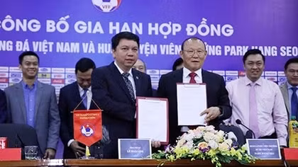 “Giải mật” chuyện Vingroup trả lương cho HLV Park Hang Seo