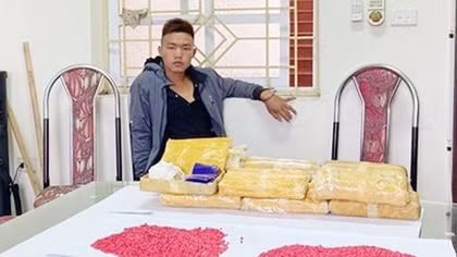 Đang bị truy nã tội mua bán người lại "móc" đường dây buôn ma túy