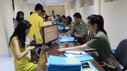 Những thông báo niêm yết công khai trong quản lý xuất nhập cảnh của CAND