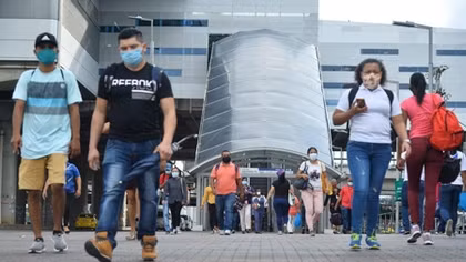 Panama: Kéo dài quy định ra khỏi nhà