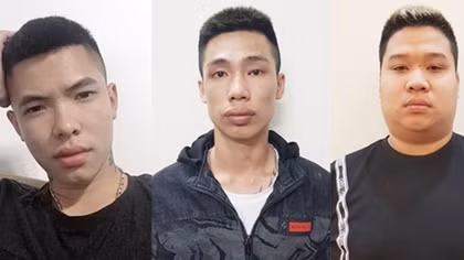Tấn công mạnh kết hợp với phát huy vai trò quần chúng