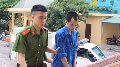 Yêu râu xanh hãm hại bé gái lĩnh án 30 năm tù