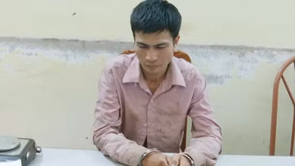 Chở ma tuý trên môtô thì gặp công an 