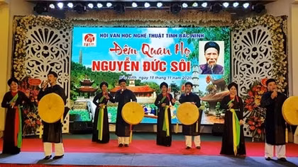 "Khi gần thì mất, xa xôi lại còn"