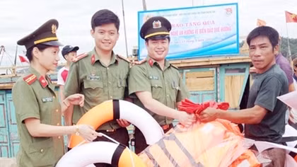 Hiệu quả mô hình “An toàn nghề cá, vì bình yên biển đảo”