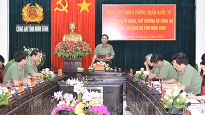 Thứ trưởng Trần Quốc Tỏ làm việc với Công an tỉnh Ninh Bình