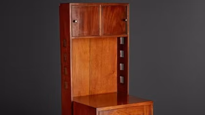 Chiếc tủ cực đắt