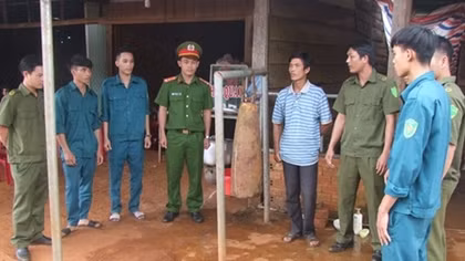 Dựa vào dân để phòng chống tội phạm