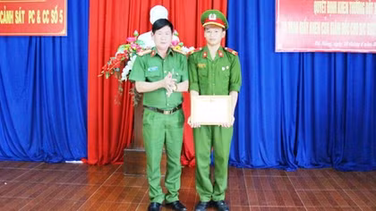 Chiến sĩ Công an dũng cảm cứu thai phụ đuối nước