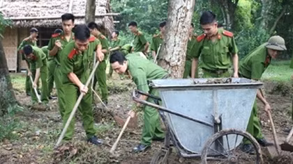 Gấp rút đổi mới đào tạo để đẩy nhanh “chính quy hóa” Công an xã