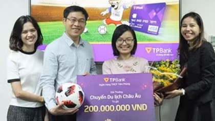 Bất ngờ nhận được chuyến du lịch châu Âu trong mơ nhờ chi tiêu bằng thẻ