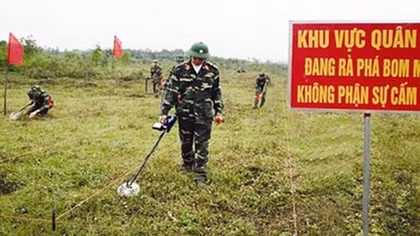 Nỗ lực khắc phục hậu quả bom mìn và duy trì hoà bình bền vững