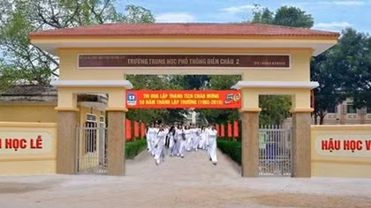 Trường cấp 3 bị trộm khuân hết tiền "chờ quyết toán"
