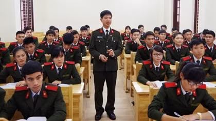 Thầy giáo an ninh trẻ và bí quyết truyền cảm hứng học tập