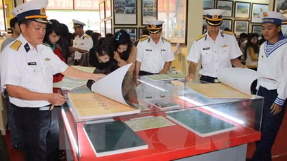 Triển lãm bản đồ, tư liệu về Hoàng Sa, Trường Sa tại Vùng 2 Hải quân