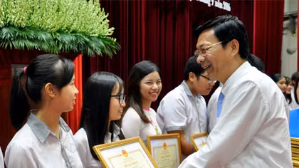 Quảng Ninh: Khen thưởng học sinh thi đỗ tốt nghiệp THPT đạt điểm cao