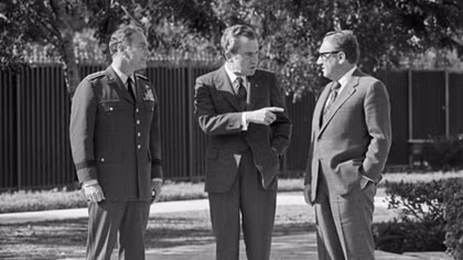 Tổng thống Mỹ Richard Nixon với "Lý thuyết người điên"