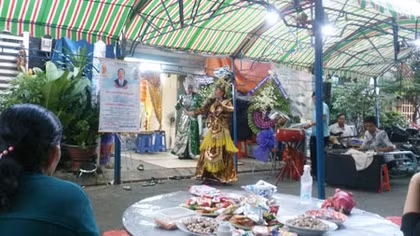 Đám tang nhộn hơn đám cưới