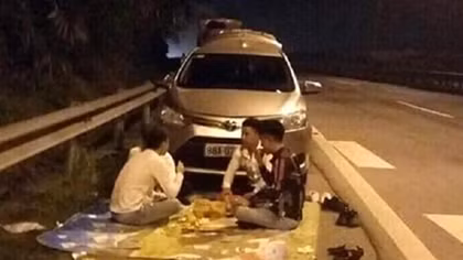 Xin đừng coi đường cao tốc là… đường làng