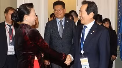 Chủ tịch Quốc hội Nguyễn Thị Kim Ngân hội kiến Chủ tịch Quốc hội Hàn Quốc