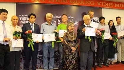 Hai người nước ngoài được trao giải thưởng Bùi Xuân Phái lần thứ 9
