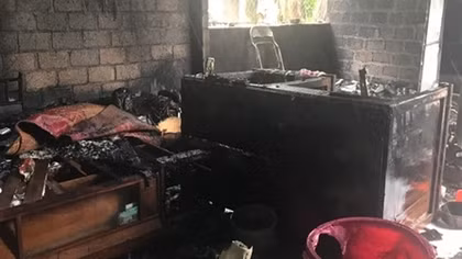 Nổ bình gas mini phát nổ trong lúc nấu ăn, cửa hàng bốc cháy