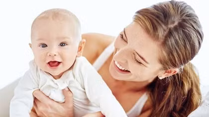 Tuổi về hưu của phụ nữ tùy thuộc vào số con
