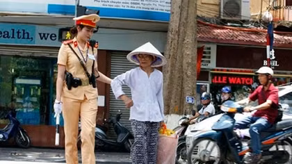 Không thờ ơ, vô cảm trước yêu cầu hợp pháp của người dân
