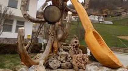 Chiếc thìa khổng lồ