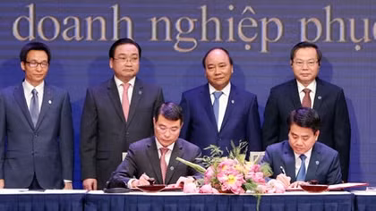 Hà Nội cam kết cắt giảm thủ tục hành chính, kêu gọi đầu tư
