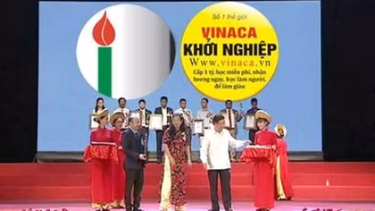 Lại lùm xùm chuyện “phí” để được vinh danh, tôn vinh