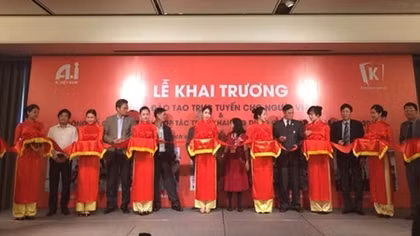 Khai trương cổng đào tạo trực tuyến đầu tiên cho người Việt