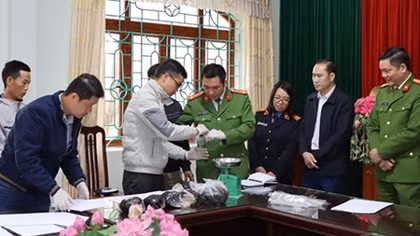 Khen thưởng thành tích khám phá 2 chuyên án ma túy lớn