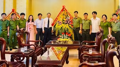 Tỉnh ủy Thanh Hóa chúc mừng cán bộ, chiến sĩ Công an