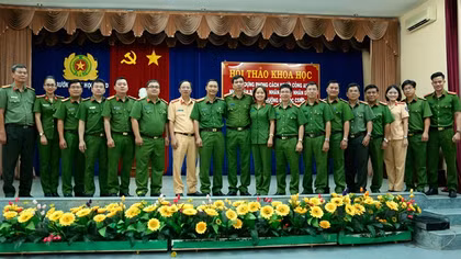Xây dựng phong cách người Công an Nhân dân bản lĩnh, nhân văn, vì nhân dân phục vụ