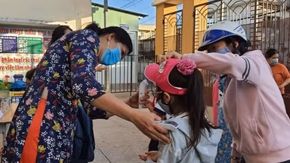 1,7 triệu học sinh TP Hồ Chí Minh quay trở lại trường học